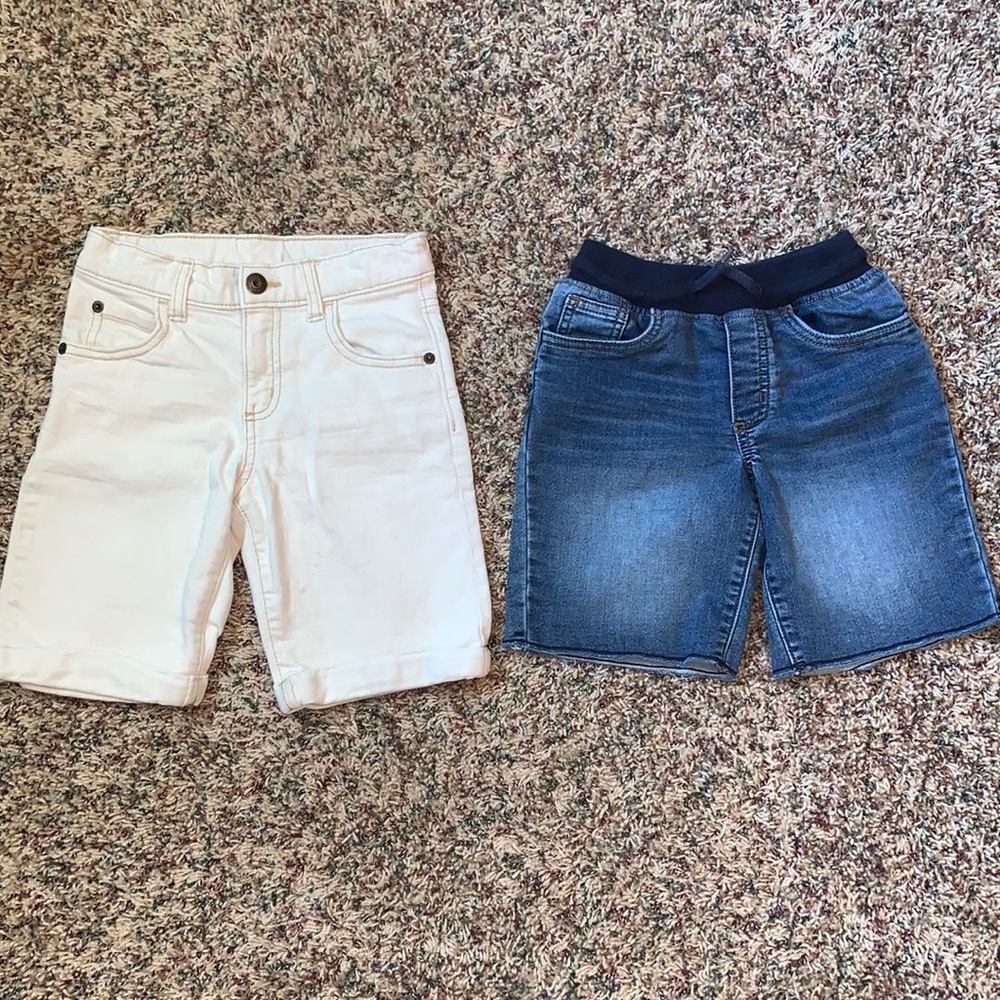 2 pairs of boys shorts size 5